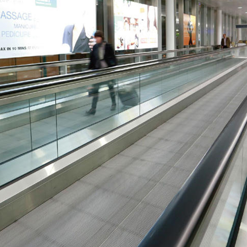 Wie verändert ein Fahrsteig den Personentransport auf großen Flughäfen?